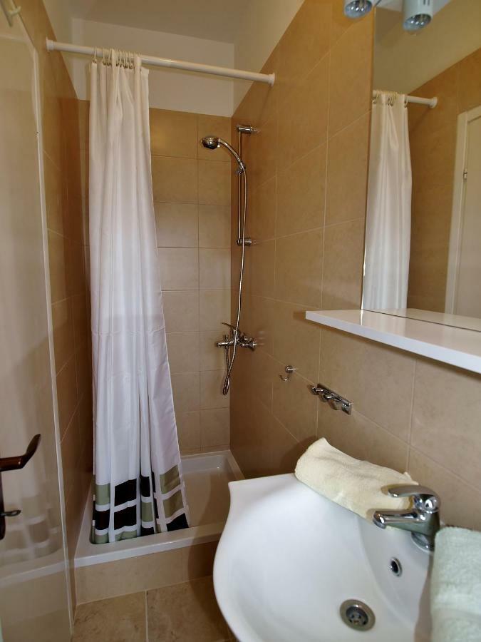 Apartments Ljubica Barbat na Rabu المظهر الخارجي الصورة