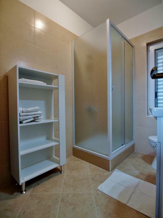 Apartments Ljubica Barbat na Rabu المظهر الخارجي الصورة