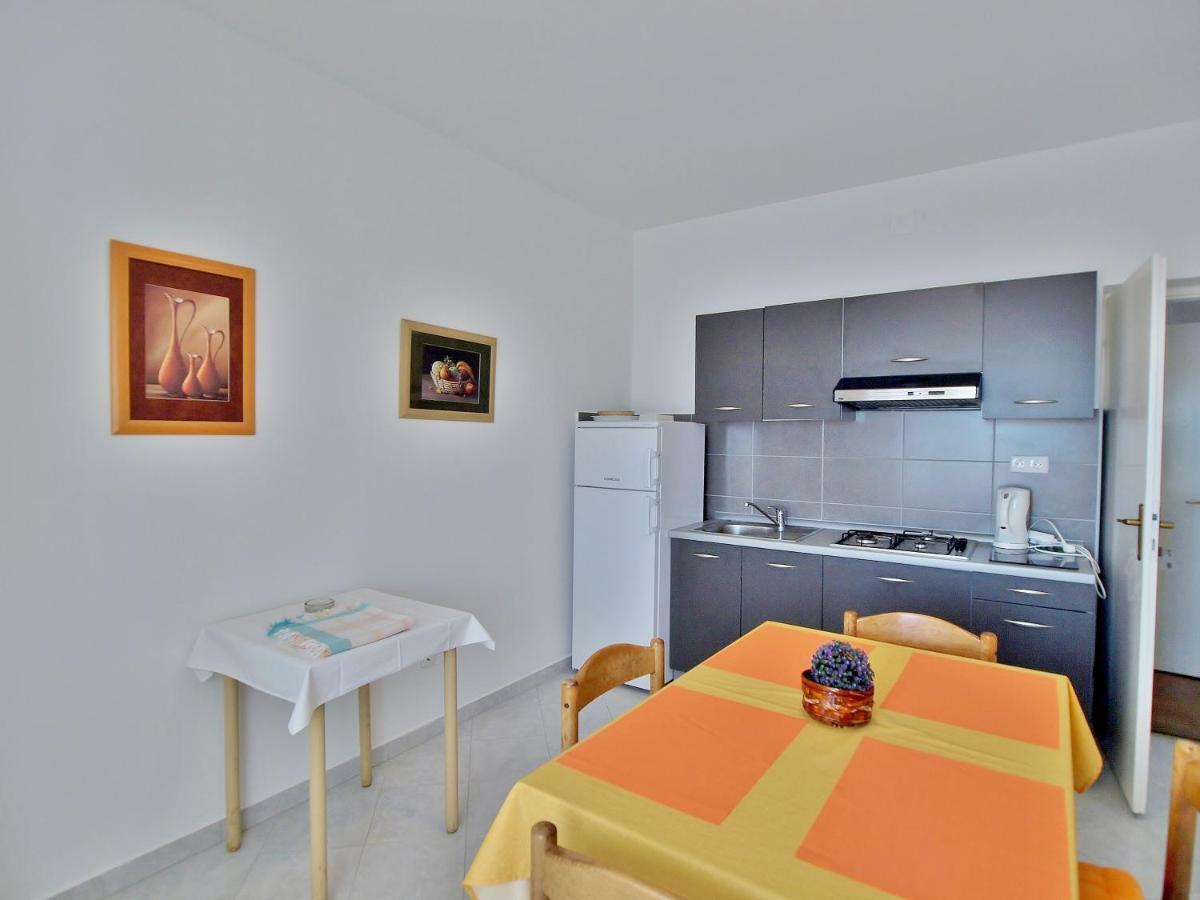 Apartments Ljubica Barbat na Rabu المظهر الخارجي الصورة