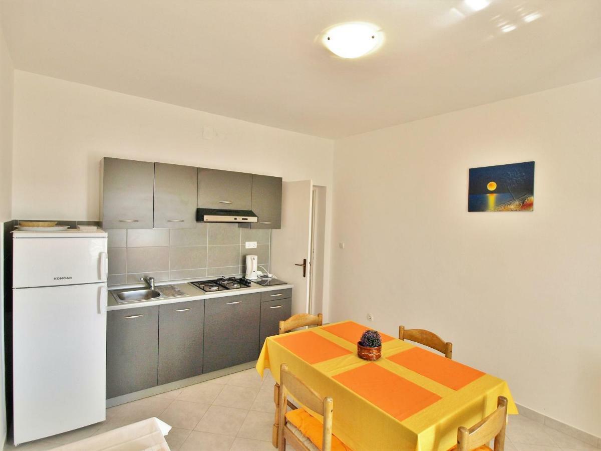 Apartments Ljubica Barbat na Rabu المظهر الخارجي الصورة