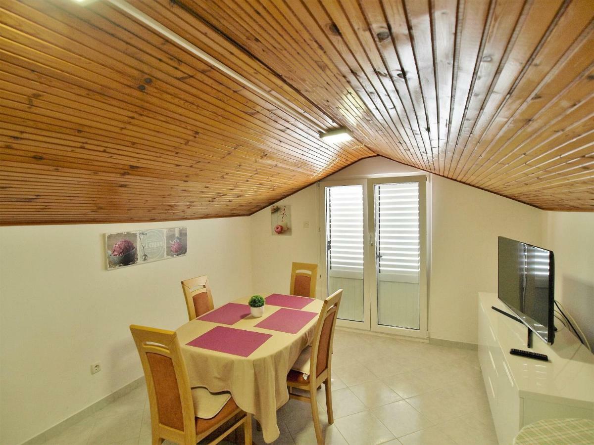 Apartments Ljubica Barbat na Rabu المظهر الخارجي الصورة