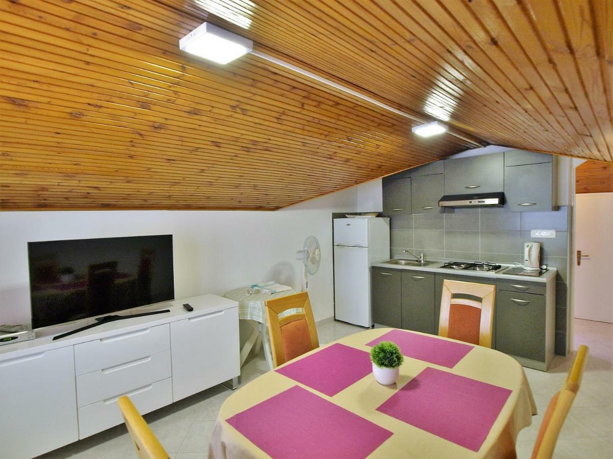 Apartments Ljubica Barbat na Rabu المظهر الخارجي الصورة
