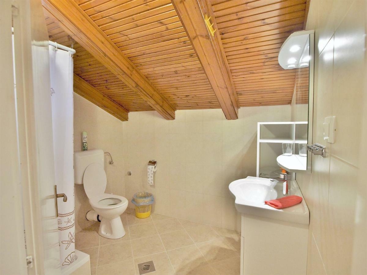 Apartments Ljubica Barbat na Rabu المظهر الخارجي الصورة