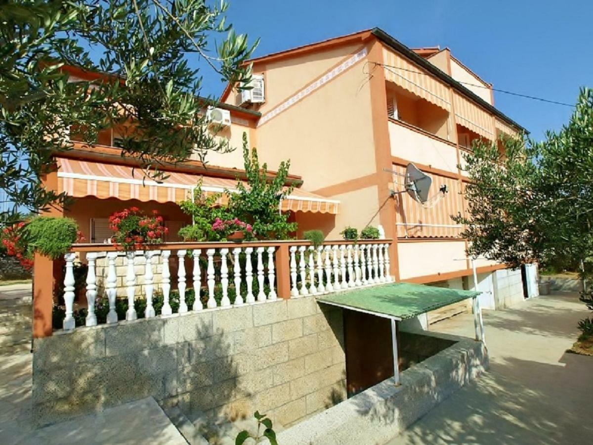 Apartments Ljubica Barbat na Rabu المظهر الخارجي الصورة